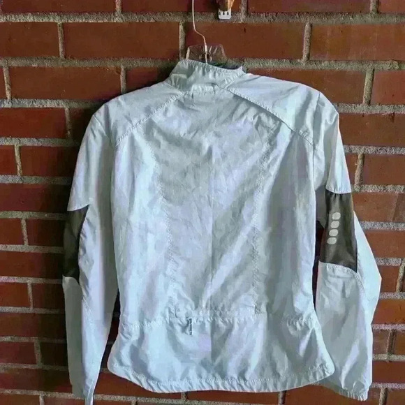 White and grey Nike windbreaker size xs - Picture 3 of 5